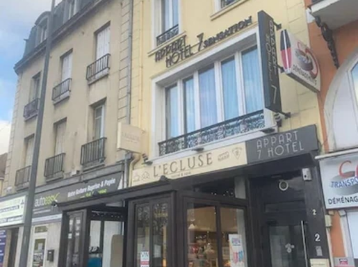 Hôtel à Bougival, extension et rénovation en site classé avec MK/MO